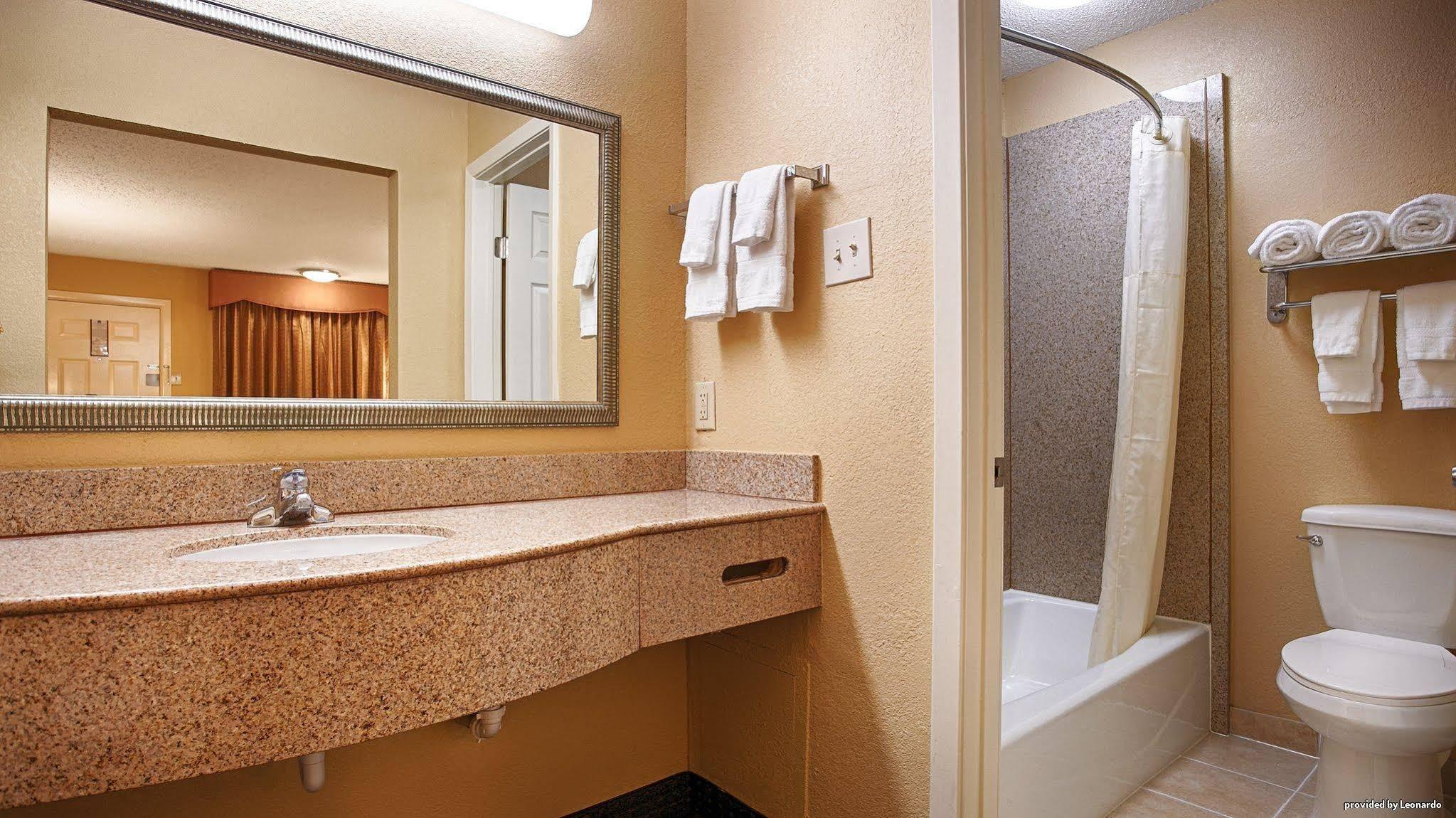 Quality Inn & Suites Dallas-Cityplace Eksteriør billede