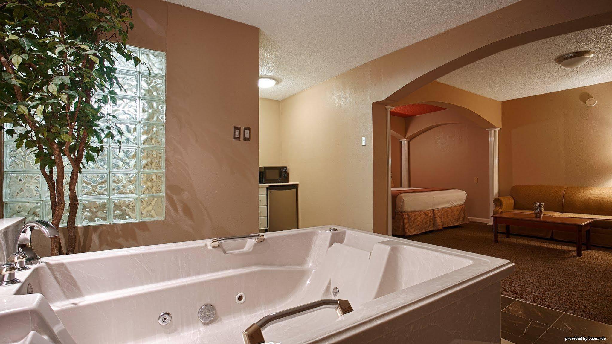 Quality Inn & Suites Dallas-Cityplace Eksteriør billede