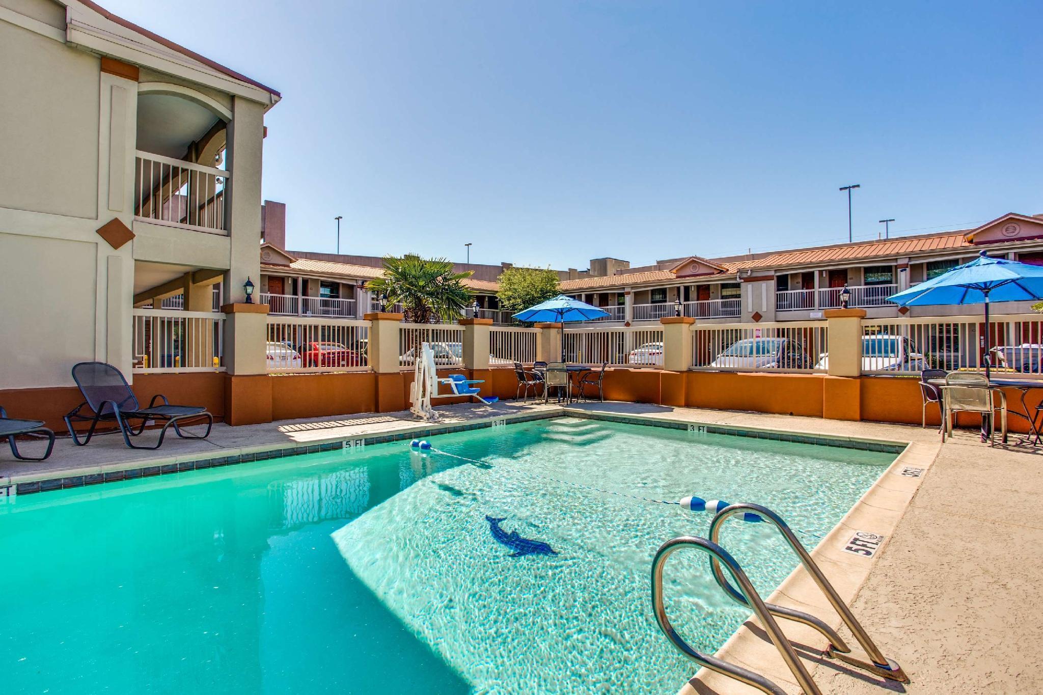 Quality Inn & Suites Dallas-Cityplace Eksteriør billede