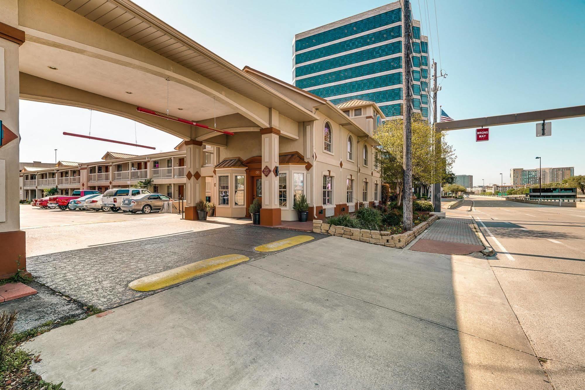 Quality Inn & Suites Dallas-Cityplace Eksteriør billede